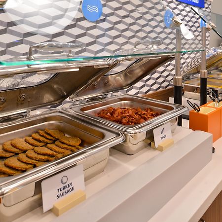 Holiday Inn Express Pembroke By Ihg Luaran gambar
