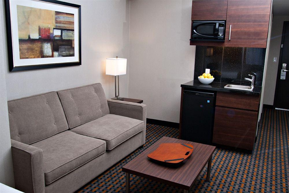 Holiday Inn Express Pembroke By Ihg Luaran gambar