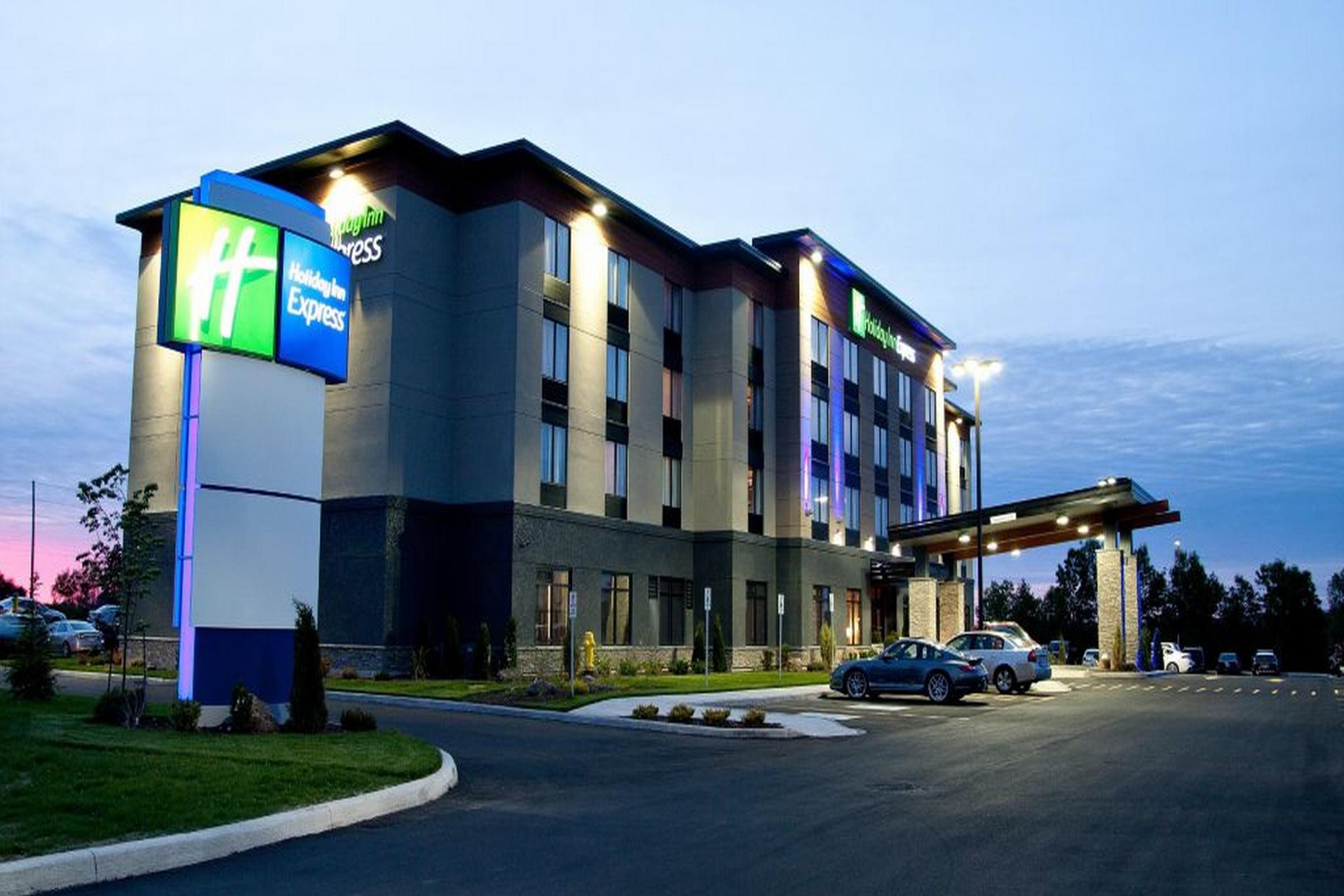 Holiday Inn Express Pembroke By Ihg Luaran gambar