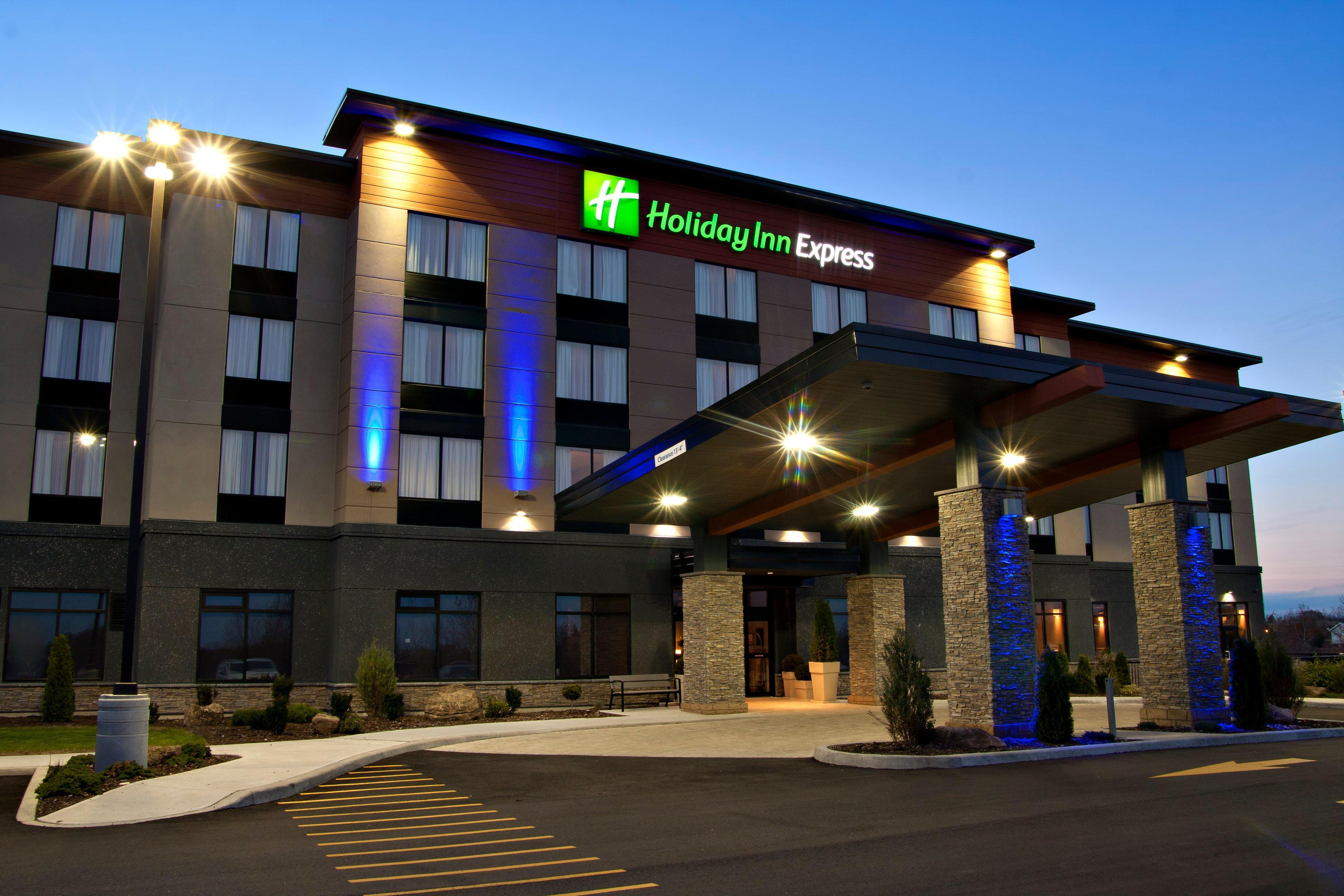 Holiday Inn Express Pembroke By Ihg Luaran gambar
