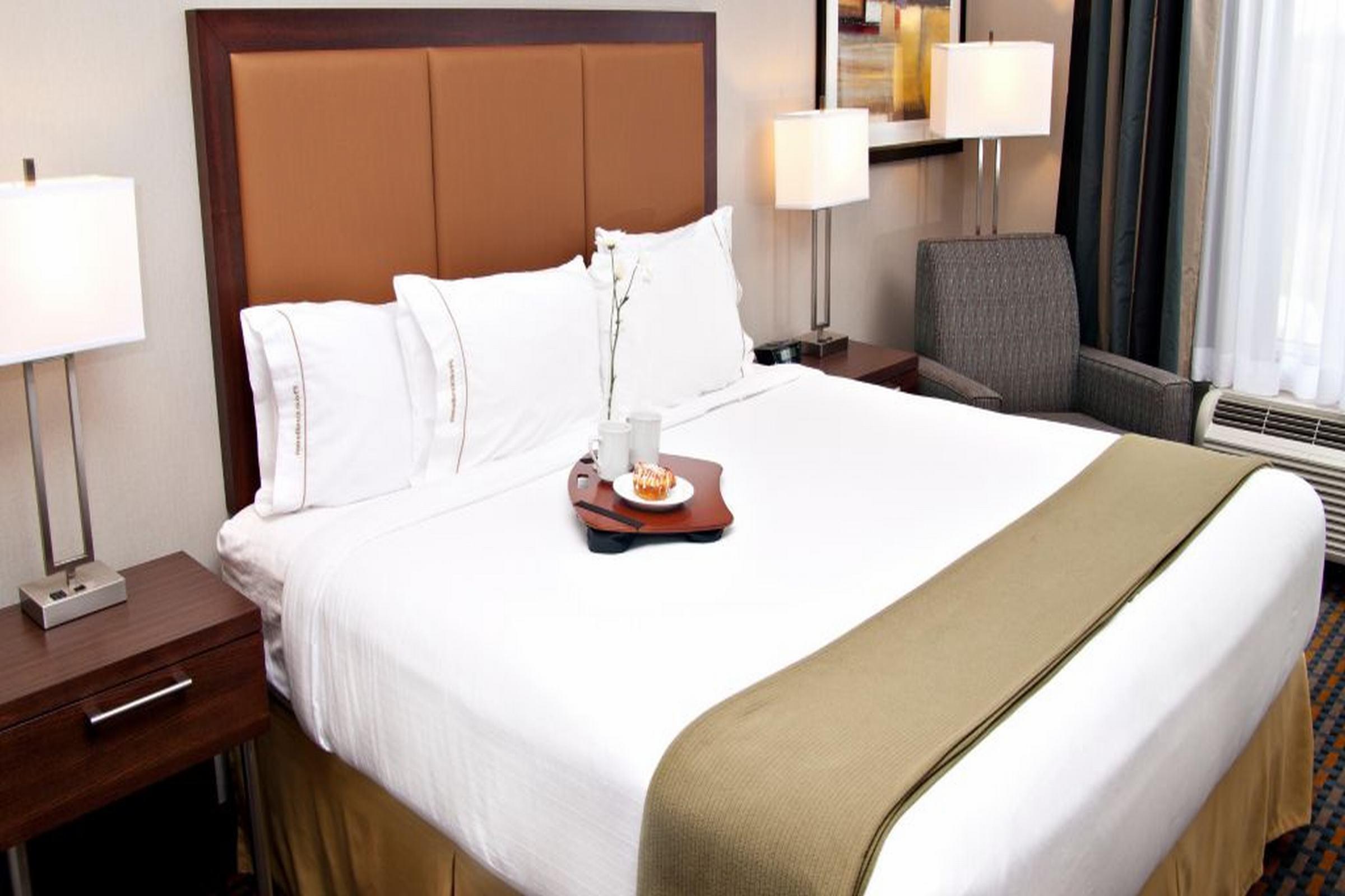 Holiday Inn Express Pembroke By Ihg Luaran gambar