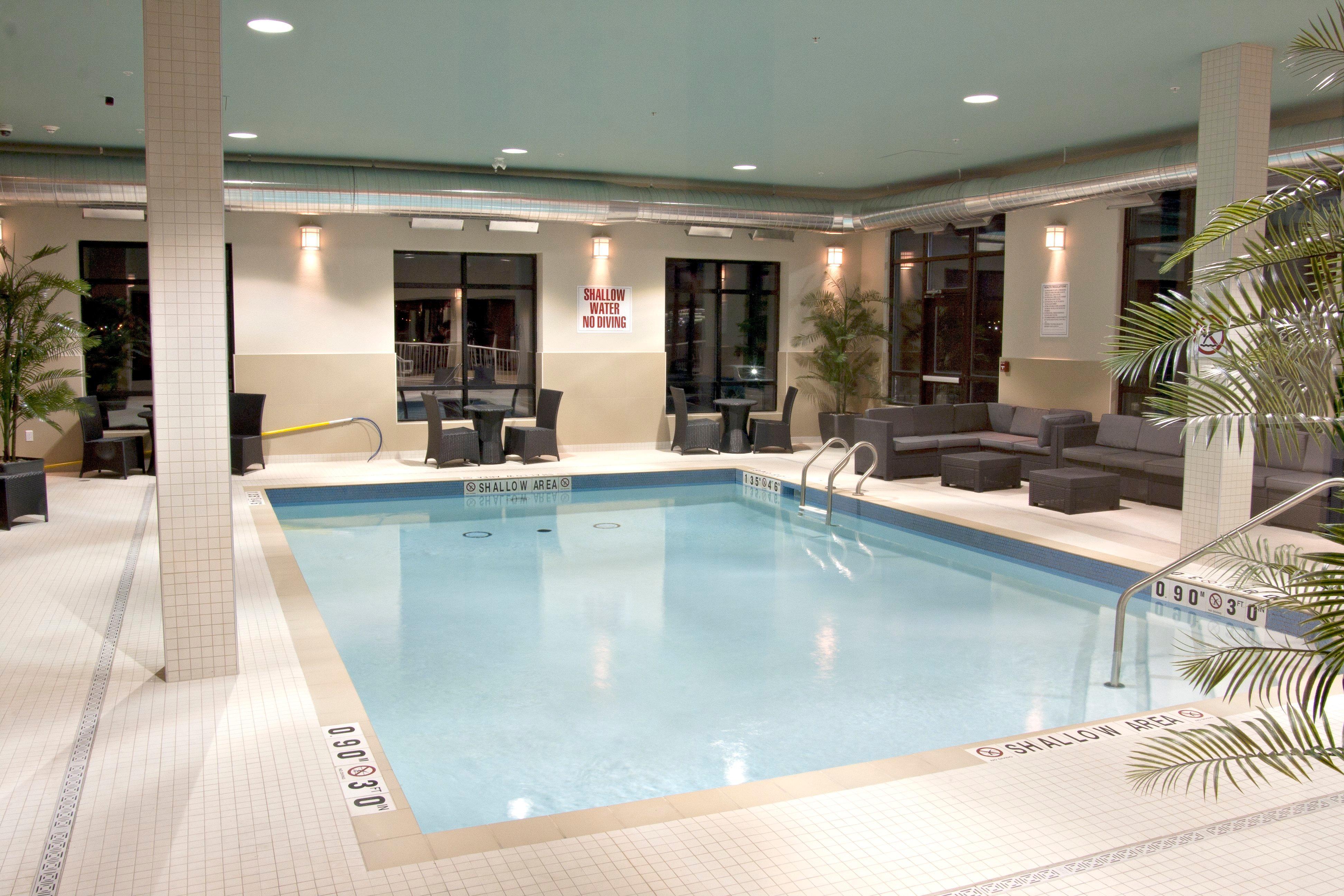 Holiday Inn Express Pembroke By Ihg Luaran gambar