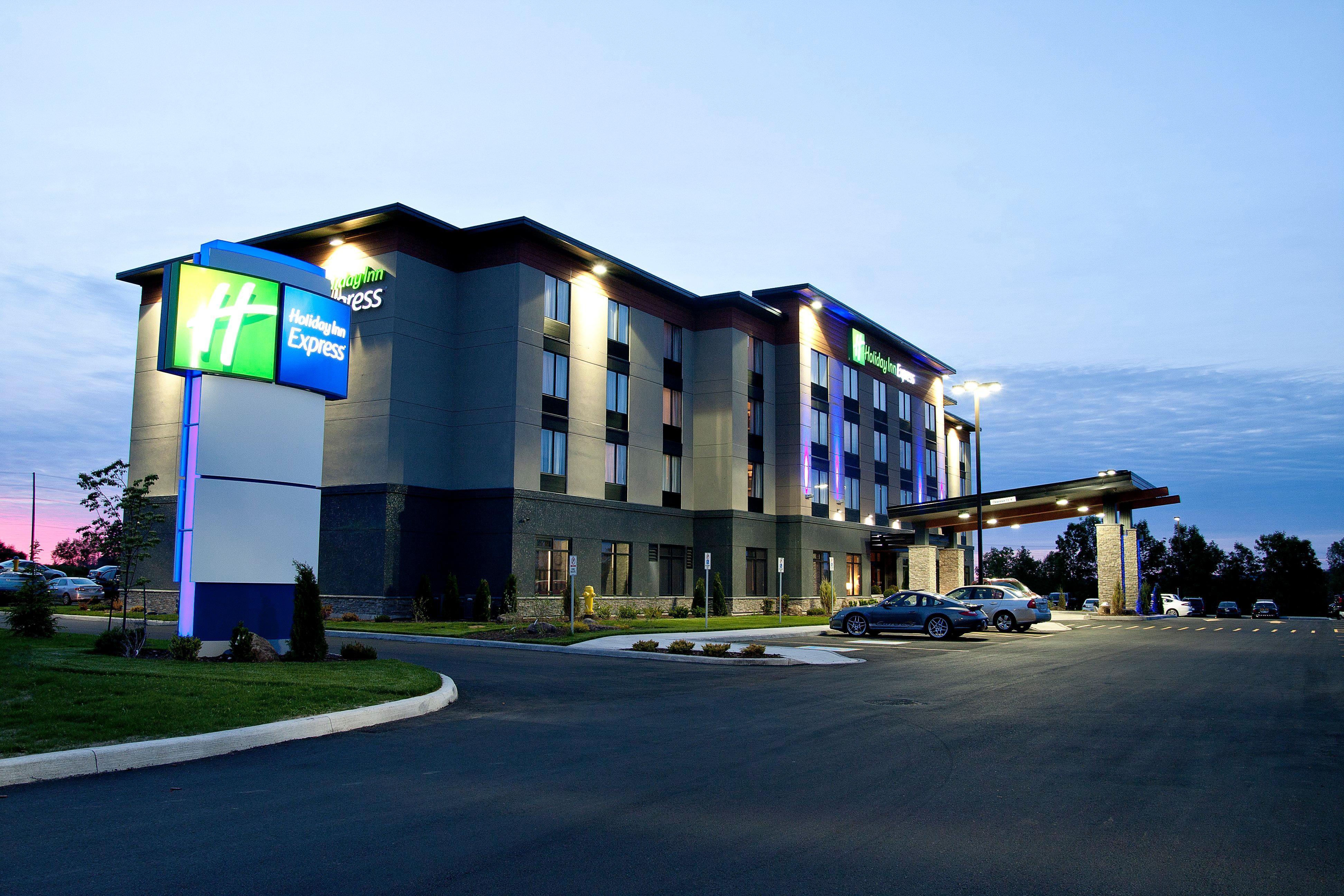 Holiday Inn Express Pembroke By Ihg Luaran gambar