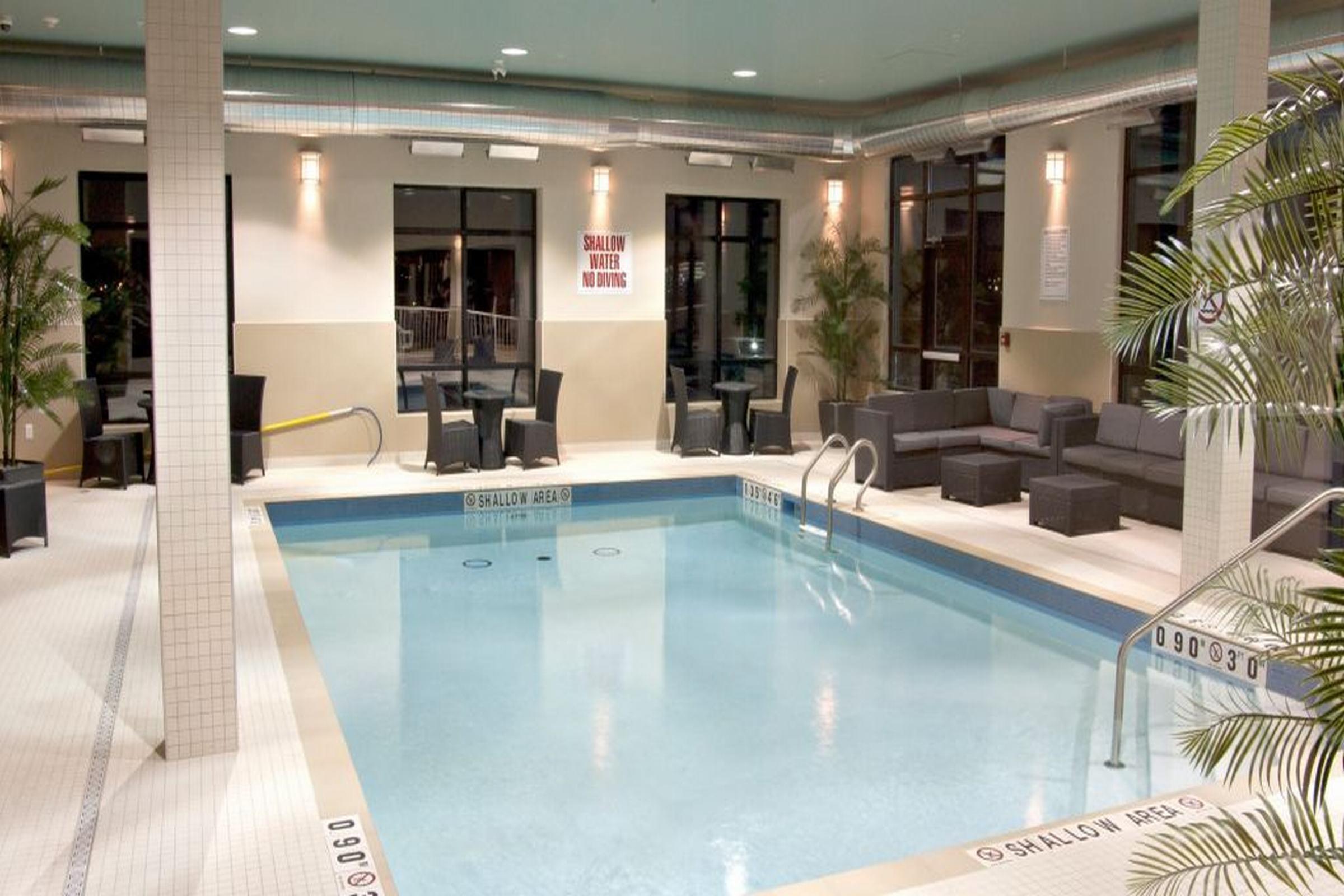 Holiday Inn Express Pembroke By Ihg Luaran gambar