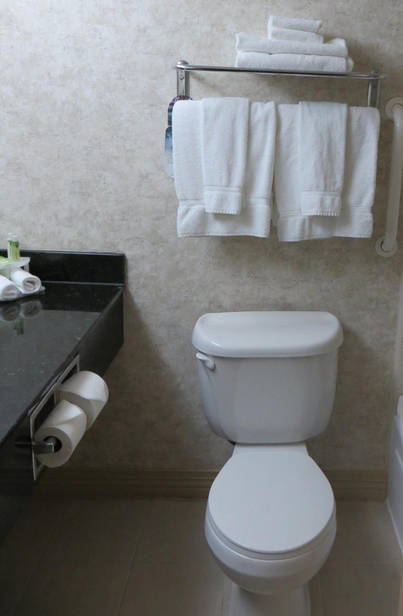 Holiday Inn Express Pembroke By Ihg Bilik gambar